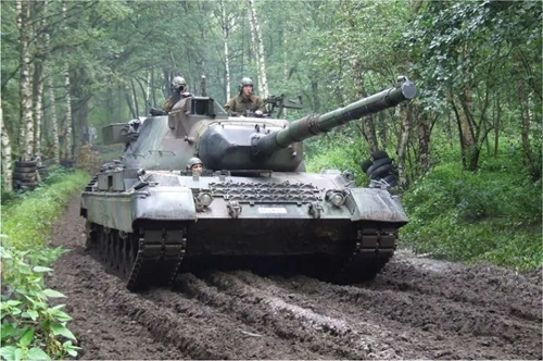 Quân sự thế giới hôm nay (14-1): Ukraine nhận xe tăng Leopard 1A5, Nga ra mắt bom FAB-1500 M54